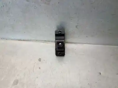 Peça sobressalente para automóvel em segunda mão botão / interruptor elevador vidro traseiro direito por kia rio iv (yb, sc, fb) 1.0 t-gdi 100 referências oem iam 93590h8000wk