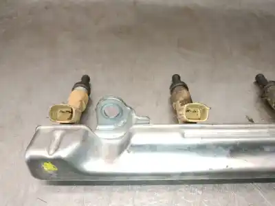 Автозапчастина б/у рампа инжектора для toyota prius (nhw30) executive посилання на oem iam 2381437060  2381437060