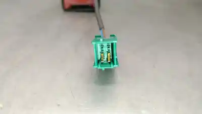 Автозапчасти б/у натяжитель левой подушки безопасности за opel astra h gtc (a04) 1.9 cdti (l08) ссылки oem iam 13127266  5197599