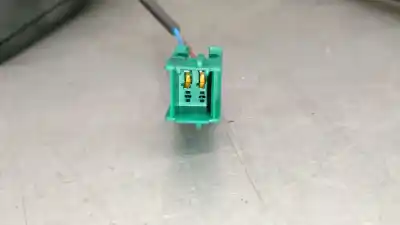 Автозапчасти б/у натяжитель правой подушки безопасности за opel astra h gtc (a04) 1.9 cdti (l08) ссылки oem iam 13127267  5197628