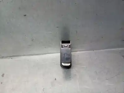 Peça sobressalente para automóvel em segunda mão botão / interruptor elevador vidro traseiro direito por mazda 5 (cr19) 2.0 cd (cr19) referências oem iam cc3366380a  cc3366380a