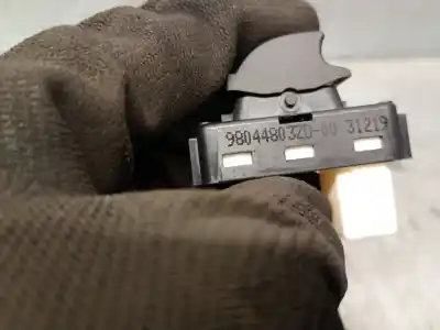 Автозапчасти б/у выключатель переднего правого окна за opel corsa f 1.2 (68) ссылки oem iam 98044803zd  