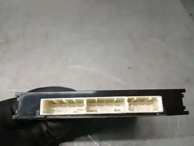 Peça sobressalente para automóvel em segunda mão módulo electrónico do fecho central por toyota yaris (_p13_) 1.5 hybrid (nhp130_) referências oem iam 899900d150 mb2325009483 denso 