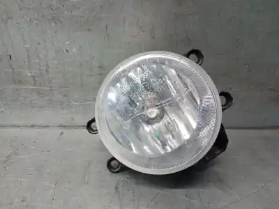 Автозапчасти б/у правая противотуманная фара за TOYOTA YARIS (_P13_) 1.5 HYBRID (NHP130_) ссылки OEM IAM 8121002110 90008490 VALEO 8121002110