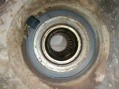 Second-hand car spare part front right knuckle for dacia duster (hs_) 1.5 dci (hsaj) oem iam references 8200881829  8200881829