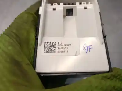 Peça sobressalente para automóvel em segunda mão botão / interruptor elevador vidro dianteiro esquerdo por hyundai i20 iii (bc3, bi3) 1.0 t-gdi hybrid 48v referências oem iam 93571q0211  hyundai i20 iii ( bc3, bi3) 1.0 t gdi hybrid 48v