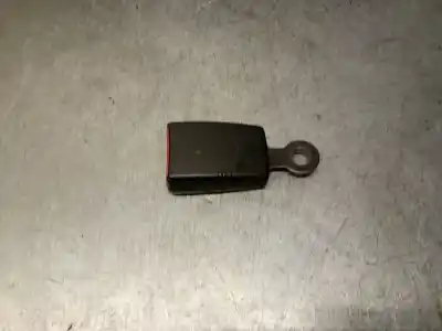 Recambio de automóvil de segunda mano de ENGANCHE CINTURON para VW CRAFTER 30-35 AUTOBÚS (2E_) 2.5 TDI referencias OEM IAM 560278802B  