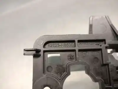 Автозапчастина б/у усередині передня права ручка для kia stonic (yb) 1.2 cvvt посилання на oem iam 82623h8500  82620h8500lef