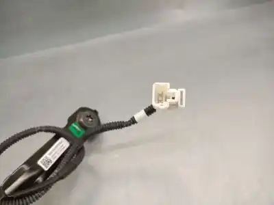 Автозапчасти б/у крюк для ремня передний правый за kia stonic (yb) 1.2 cvvt ссылки oem iam 88840h8050wk  88840h8050wk