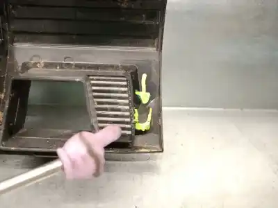 Peça sobressalente para automóvel em segunda mão grelha frontal por dacia duster (hm_) 1.0 tce 90 referências oem iam 622567432r  622567432r