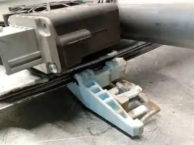 Автозапчастина б/у регулятор вікна передній лівий для opel corsa e (x15) 1.3 cdti (08, 68) посилання на oem iam 13447040  140399