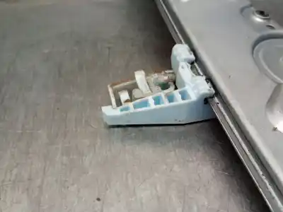 Автозапчастина б/у регулятор вікна передній лівий для opel corsa e (x15) 1.3 cdti (08, 68) посилання на oem iam 13447040  140399