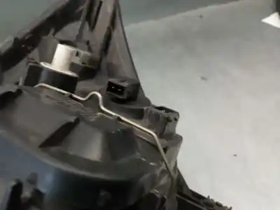 Second-hand car spare part right headlight for toyota corolla (_e12_) 1.4 d (nde120_) oem iam references 8111002381  8113002380