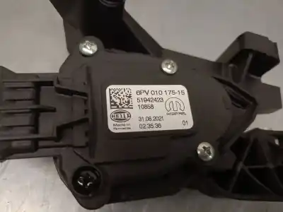 Автозапчастина б/у педальний потенціометр для jeep-viasa compass (mp, m6, mv, m7) 1.3 посилання на oem iam 51942423 6pv01017515 hella 