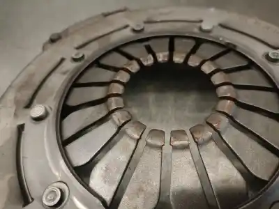 Pezzo di ricambio per auto di seconda mano kit frizione per dacia duster (hm_) 1.0 tce 90 riferimenti oem iam 302103230r c1077675 valeo 302051336r