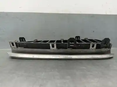 Peça sobressalente para automóvel em segunda mão grelha frontal por bmw 5 touring (e61) 525 d referências oem iam 51137065702  51137065702