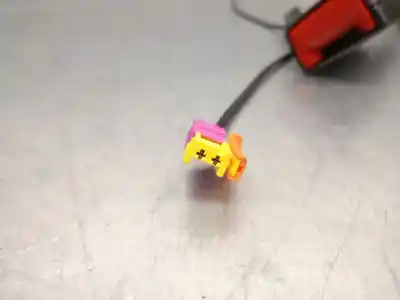 Peça sobressalente para automóvel em segunda mão chicote / encaixe cinto segurança por opel meriva b monospace (s10) 1.7 cdti (75) referências oem iam 13285843  197905