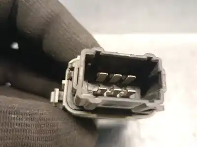 Second-hand car spare part right front power window switch for renault modus / grand modus (f/jp0_) 1.2 (jp0c, jp0k, fp0c, fp0k, fp0p, jp0p, jp0t) oem iam references 2808202  8200214936