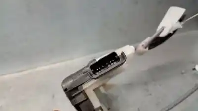 Автозапчастина б/у замок передніх дверей лівий для peugeot 2008 ii (ud_, us_, uy_, uk_) 1.2 puretech 100 посилання на oem iam psa305596  9830559680