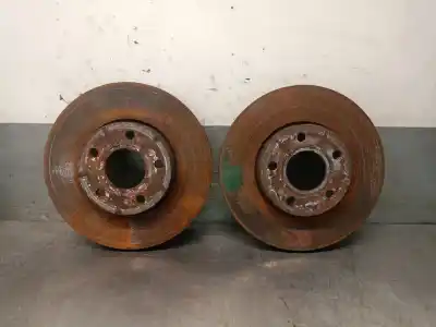 Peça sobressalente para automóvel em segunda mão disco de travão dianteiro por ford focus iii 1.6 tdci referências oem iam av611125db