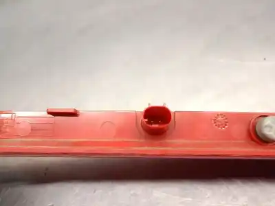 Peça sobressalente para automóvel em segunda mão farolim de travão central por ford focus iii 1.6 tdci referências oem iam 8a6113a613aj  2085739