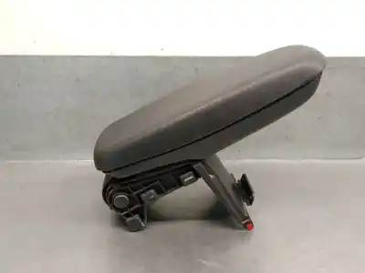 Second-hand car spare part CENTER ARMREST for TOYOTA YARIS CROSS (MXP_) 1.5 HYBRID A LAS 4 RUEDAS (MXPJ15) OEM IAM references 58961K0020  