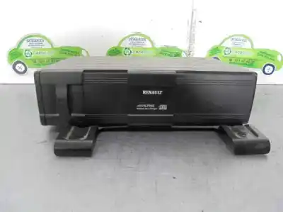 Pezzo di ricambio per auto di seconda mano IMPIANTO AUDIO / RADIO CD per OTRAS MARCAS 3.9T 17S 120 M-BUS VESPINO 130E Riferimenti OEM IAM 8200033795  