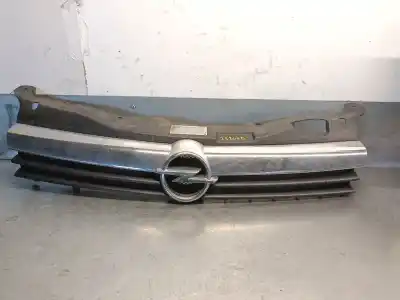 Автозапчасти б/у передняя решетка за opel astra h (a04) 1.8 (l48) ссылки oem iam 13108463