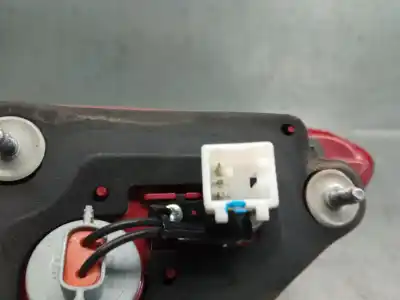 Автозапчасти б/у правый задний фонарь за kia stonic (yb) 1.2 cvvt ссылки oem iam 92404h8400  92404h8400