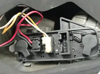 Автозапчасти б/у правый задний фонарь за toyota yaris (_p9_) 1.4 d-4d (nlp90_) ссылки oem iam 815510d251  815510d251