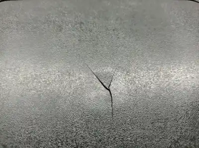 Peça sobressalente para automóvel em segunda mão farolim de travão central por dacia sandero 1.5 dci referências oem iam 8200734823c  8200734823