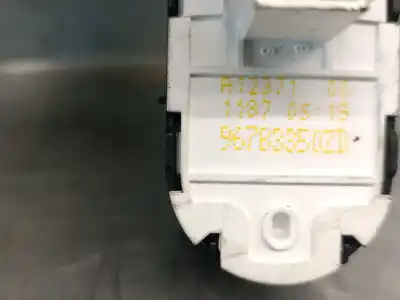 Peça sobressalente para automóvel em segunda mão botão / interruptor elevador vidro dianteiro esquerdo por opel vivaro c furgón (k0) 1.5 referências oem iam 96783350zd  
