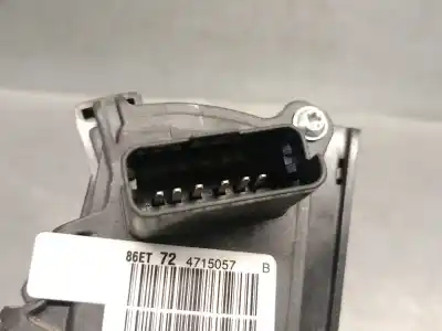 Second-hand car spare part accelerator pedal for opel vivaro c furgón (k0) 1.5 oem iam references 9838028180  9838028180
