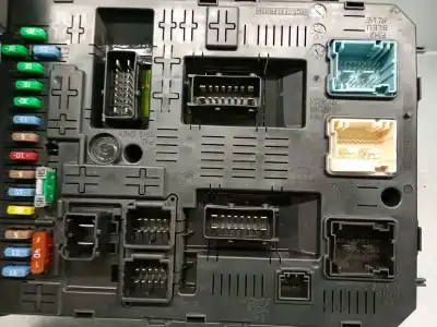Second-hand car spare part fuse box unit for peugeot 307 break/sw (s2) 1.6 16v cat oem iam references 9664968980  