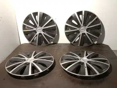 Pièce détachée automobile d'occasion CAPUCHONS DE MOYEUX pour PEUGEOT 307 BERLINA (S2) X-Line Références OEM IAM   
