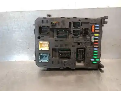 Recambio de automóvil de segunda mano de CAJA RELES / FUSIBLES para PEUGEOT 3008  referencias OEM IAM 281197595  