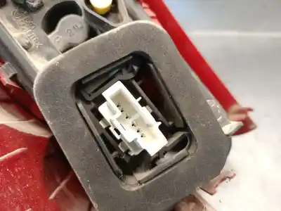 Автозапчастина б/у правий ліхтар для peugeot 307 break/sw (s2) 1.6 16v cat посилання на oem iam 9655768480  6351x2