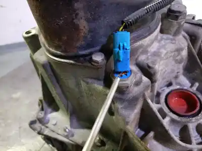 Second-hand car spare part gearbox for dacia logan mcv (ks_) 1.5 dci (ks0w) oem iam references jr5147 a151631 8201180697