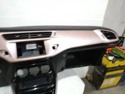 Peça sobressalente para automóvel em segunda mão tablier por citroen ds3 1.2 12v e-thp referências oem iam 8247f7  8247f7