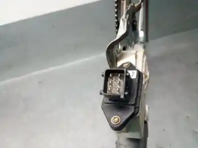 Second-hand car spare part driver left window regulator for toyota corolla (_e12_) 2.0 d-4d (cde120_) oem iam references 6982002120  6982002120