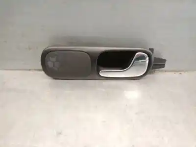 Peça sobressalente para automóvel em segunda mão Puxador Interior Dianteiro Direito por AUDI A3 (8L) 1.8 20V Turbo Referências OEM IAM 8L0837020  8L0837020