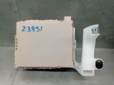 Pezzo di ricambio per auto di seconda mano scatola relè/fusibili per peugeot 108 1.0 vti 72 riferimenti oem iam 827300h030a