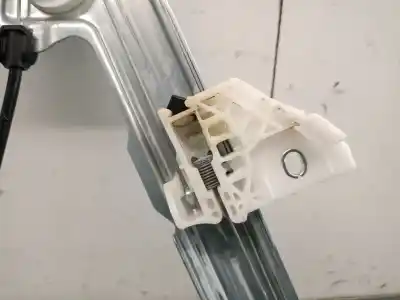 Автозапчастина б/у регулятор переднього правого скла для mazda 3 fastback (bp) 2.0 skyactiv-g m hybrid посилання на oem iam bcjh5858x  