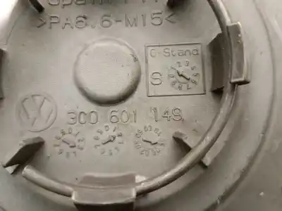 Pièce détachée automobile d'occasion capuchons de moyeux pour volkswagen passat b6 variant (3c5) 2.0 tdi références oem iam 3c0601149  