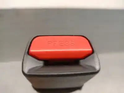 Автозапчастина б/у лівий передній гачок для mazda 3 fastback (bp) 2.0 skyactiv-g m hybrid посилання на oem iam bah240027j  