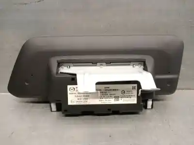 Peça sobressalente para automóvel em segunda mão display gps / multimídia por mazda 3 fastback (bp) 2.0 skyactiv-g m hybrid referências oem iam bdgf611j0b  
