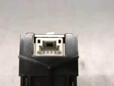 Peça sobressalente para automóvel em segunda mão botão / interruptor elevador vidro traseiro esquerdo por mazda 3 fastback (bp) 2.0 skyactiv-g m hybrid referências oem iam bdgf66370  