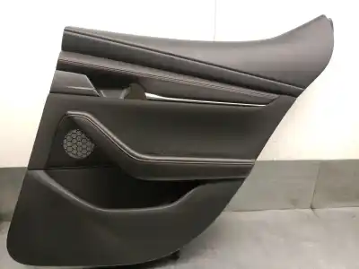 Recambio de automóvil de segunda mano de GUARNECIDO PUERTA TRASERA DERECHA para MAZDA 3 FASTBACK (BP) 2.0 SKYACTIV-G M HYBRID referencias OEM IAM BCJH6853Z  