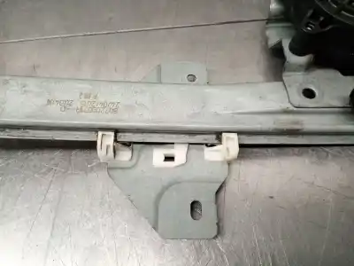 Second-hand car spare part passenger side right window regulator for dacia dokker 1.6 cat (bivalent. gasolina / gpl) oem iam references 807209071r  807209071r