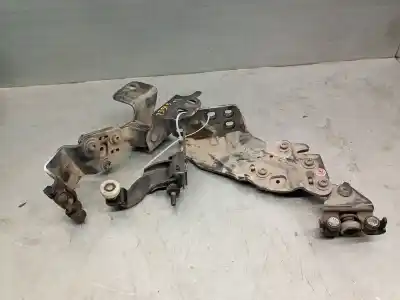 Second-hand car spare part support / sliding door guide for ford b-max (jk) 1.6 tdci oem iam references av11r25029af